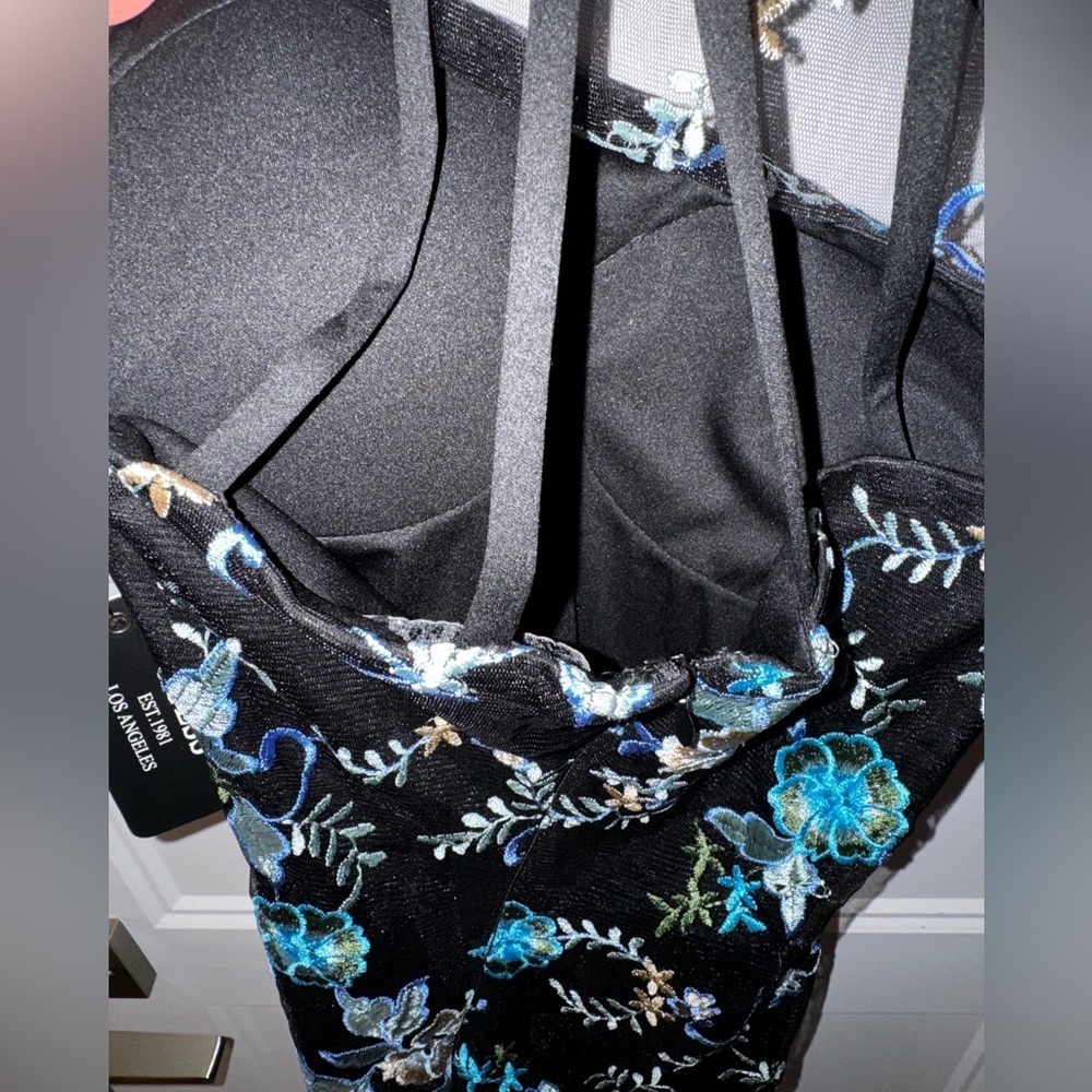 NWT Guess Black Mini Dress with Blue and White Embroidered Floral Design Size 0 - Picture 6 of 6